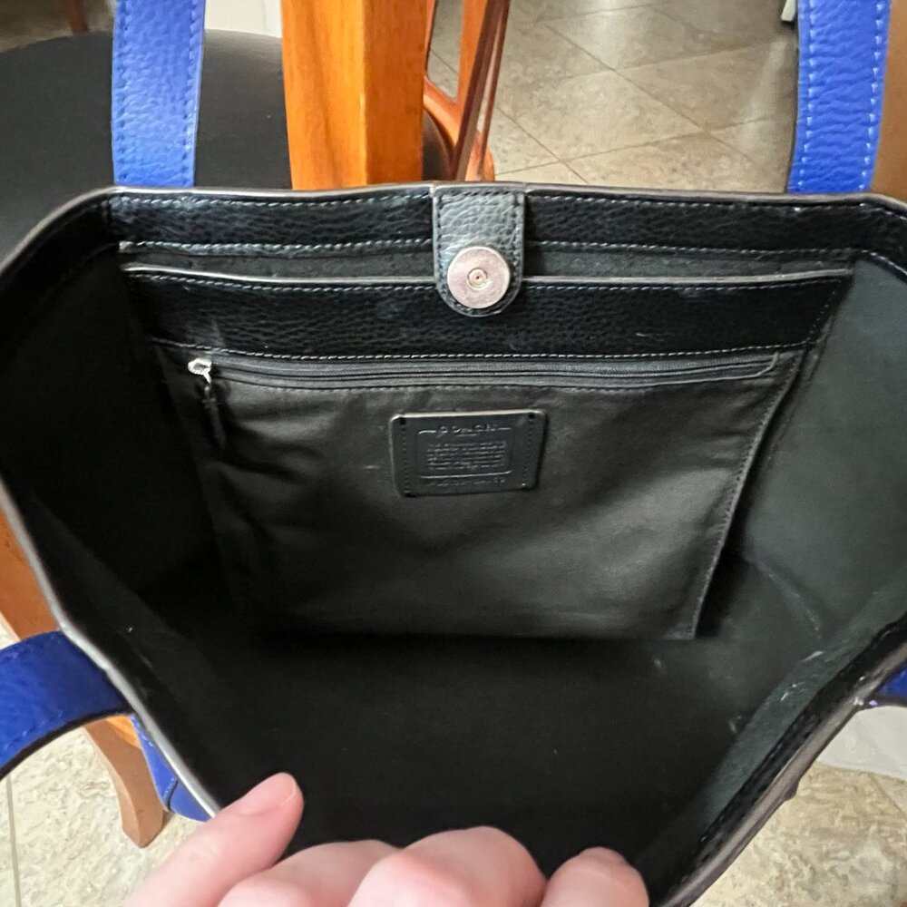 Coach Tote With Horse and Carriage - Picture 3 of 8